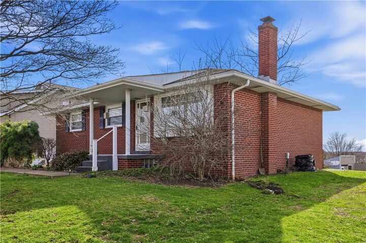 Property Photo:  1701 Truman Drive  PA 15001 