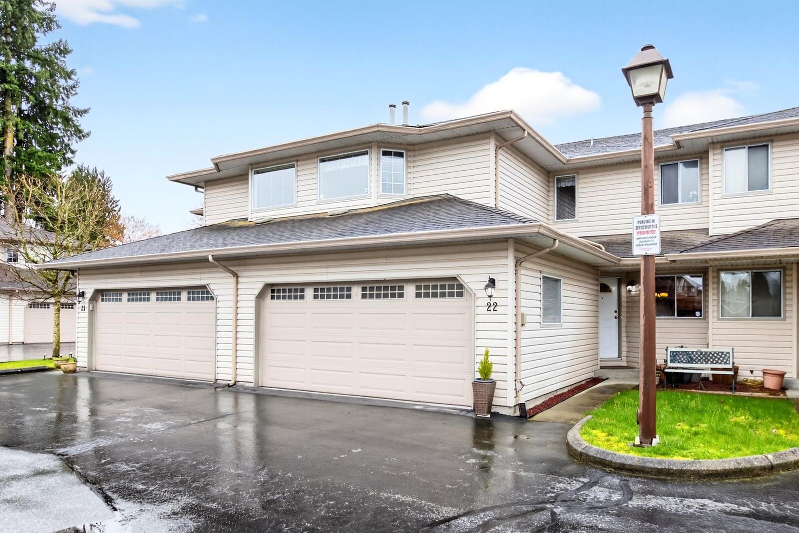 Property Photo: 12268 189A Street 22 BC V3Y 2M7