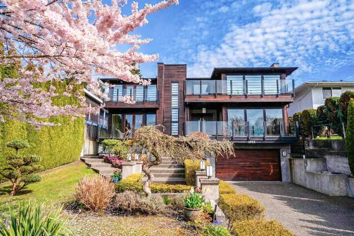 Property Photo: 1068 Holdom Avenue BC V5B 3V6
