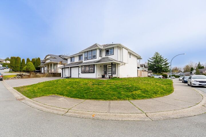 Property Photo:  31000 Sidoni Avenue  BC V2T 5K1 