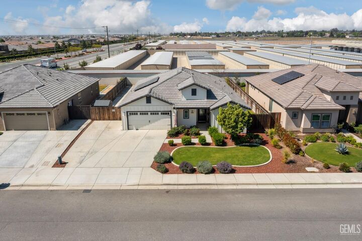 Property Photo: 15 Claudia Autumn Drive CA 93314