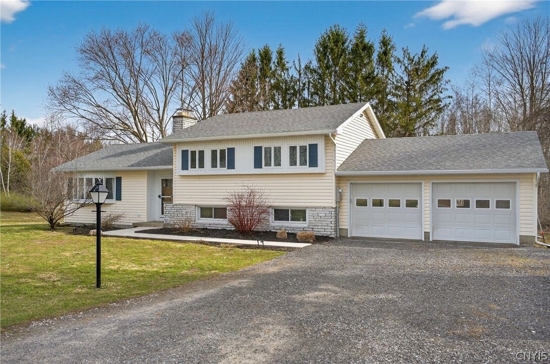 Property Photo: 870 County Route 55 NY 13069