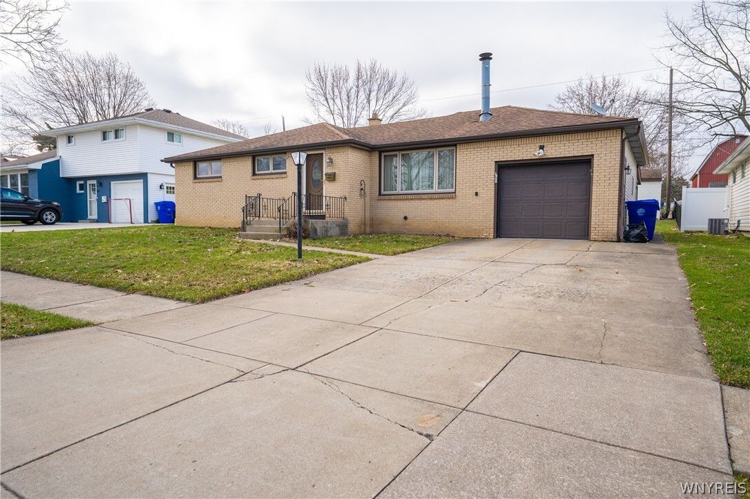 Property Photo:  77 Patricia Drive  NY 14224 