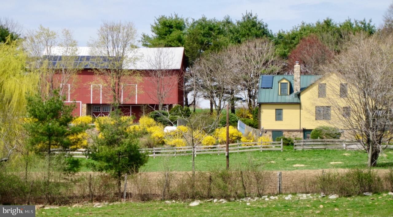 Property Photo:  1095 Texter Mountain Road  PA 19551 