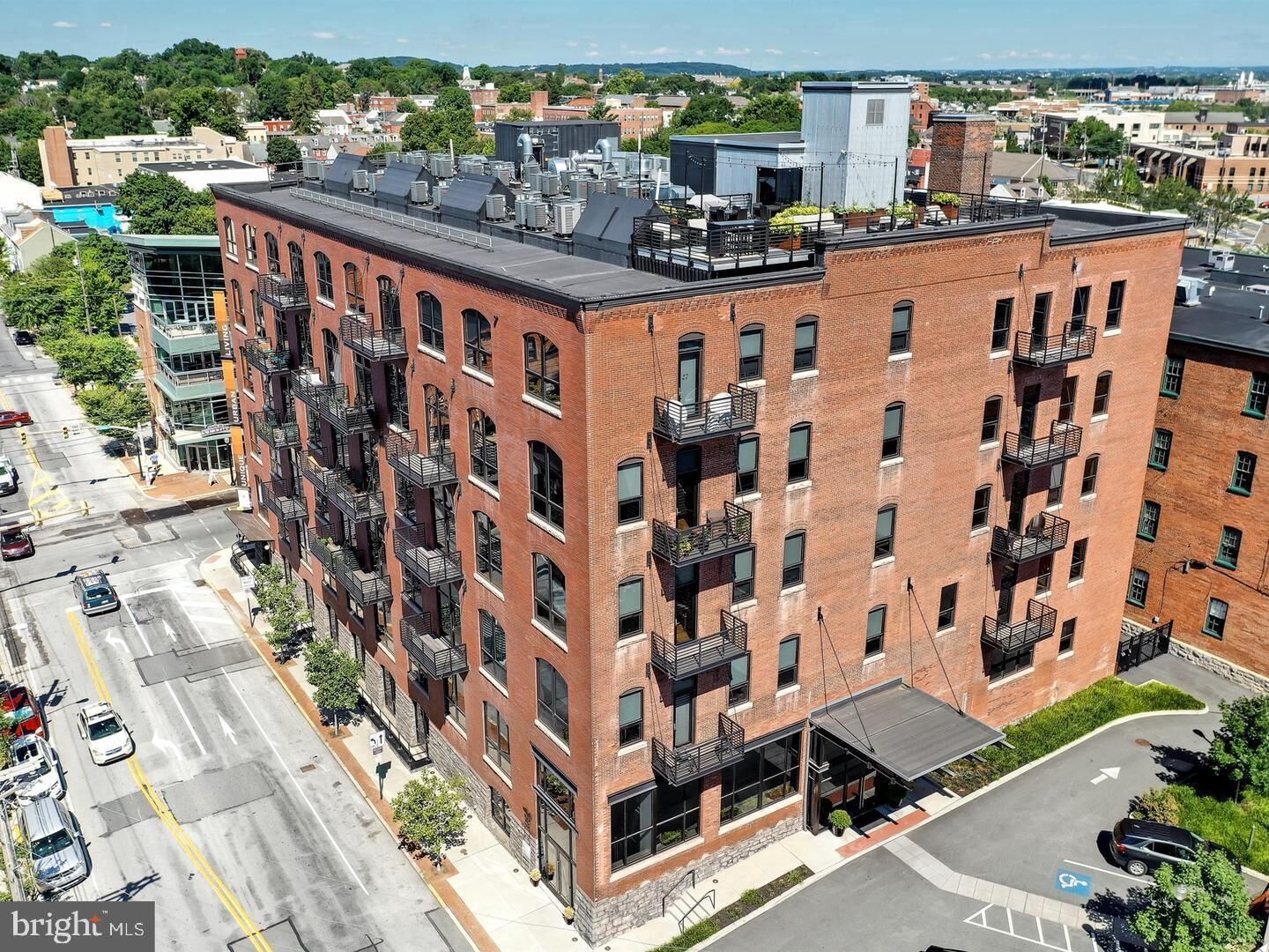 Property Photo: 41 W Lemon Street 308 PA 17603