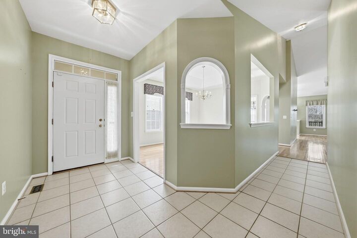 Property Photo: 6344 Avington Place VA 20155