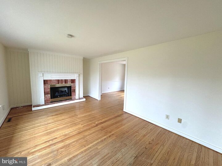 Property Photo:  1717 Red Oak Road  NJ 08094 