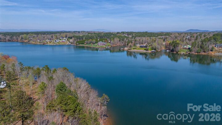 Property Photo:  2221 Pikes Peak Ridge  NC 28612 