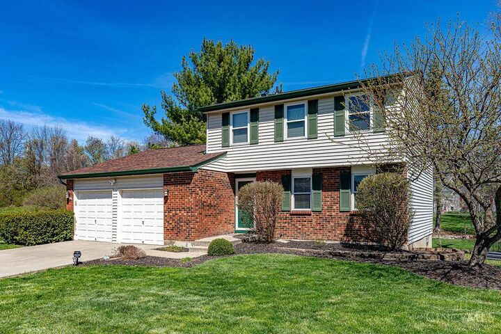 Property Photo: 4924 Alvernovalley Court OH 45238