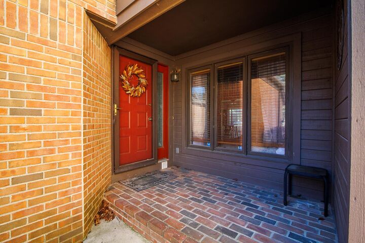 Property Photo: 7187 Inverness Court OH 43016