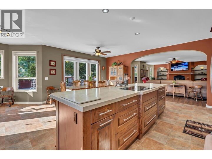 Property Photo: 8705 Road 22 Road BC V0H 1T1