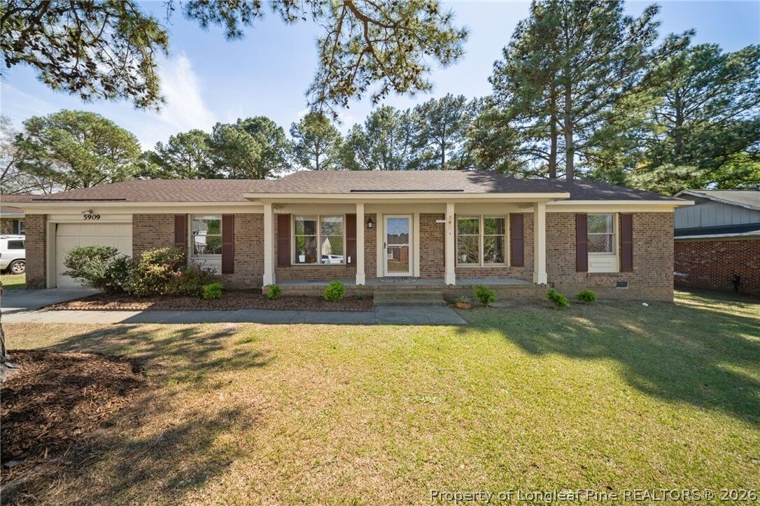 Property Photo:  5909 Waterdale Court  NC 28304 