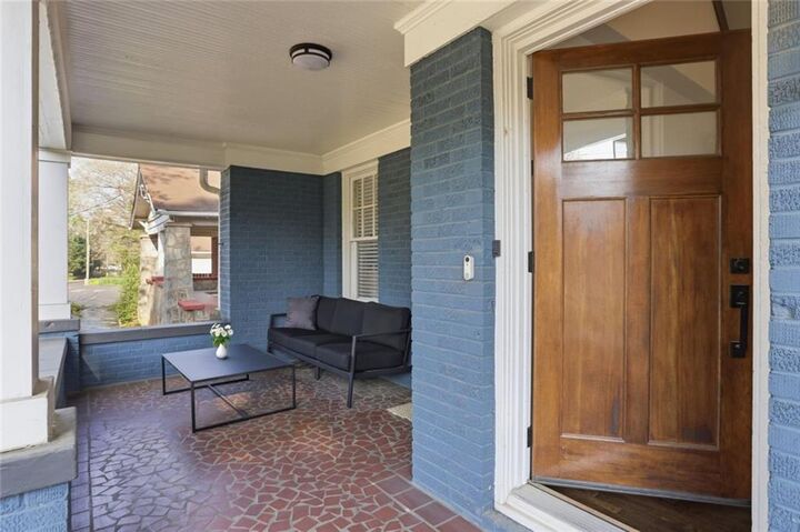 Property Photo:  2133 Cascade Road  GA 30311 