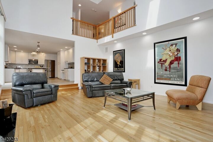 Property Photo:  6 Schill Pl 6  NJ 07642 