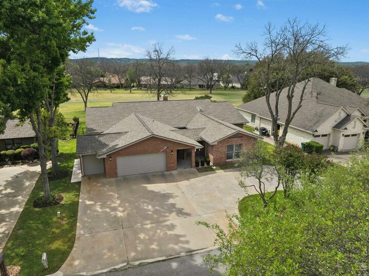 Property Photo: 407 Olympia Fields TX 78654