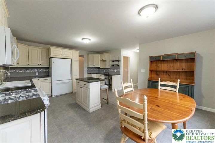 Property Photo: 3941 Freemansburg Avenue PA 18020