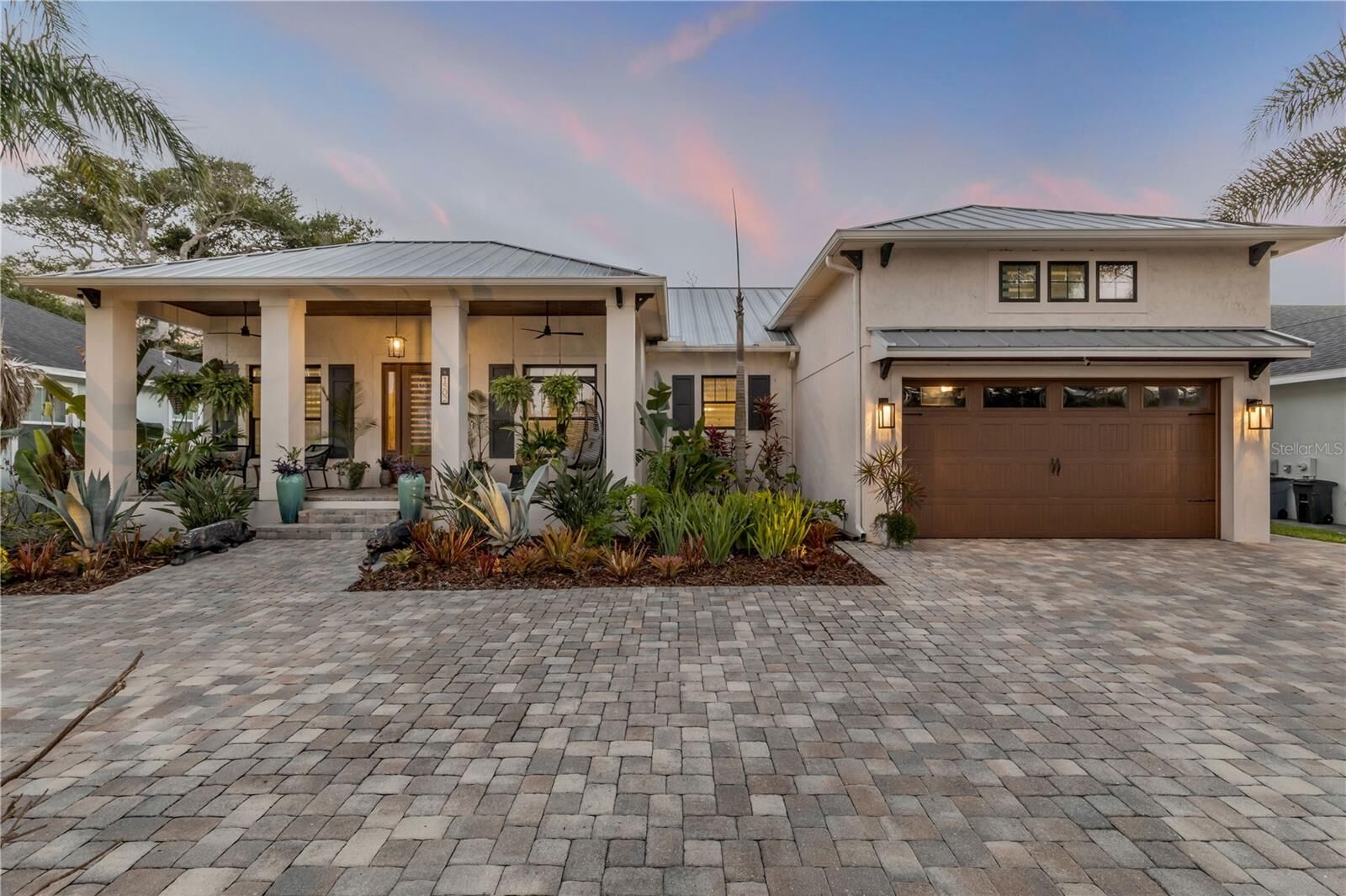 Property Photo: 1502 Saxon Drive FL 32169
