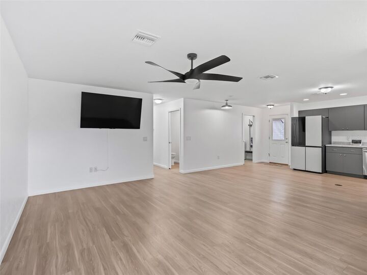 Property Photo:  9318 Cr 649  FL 33513 