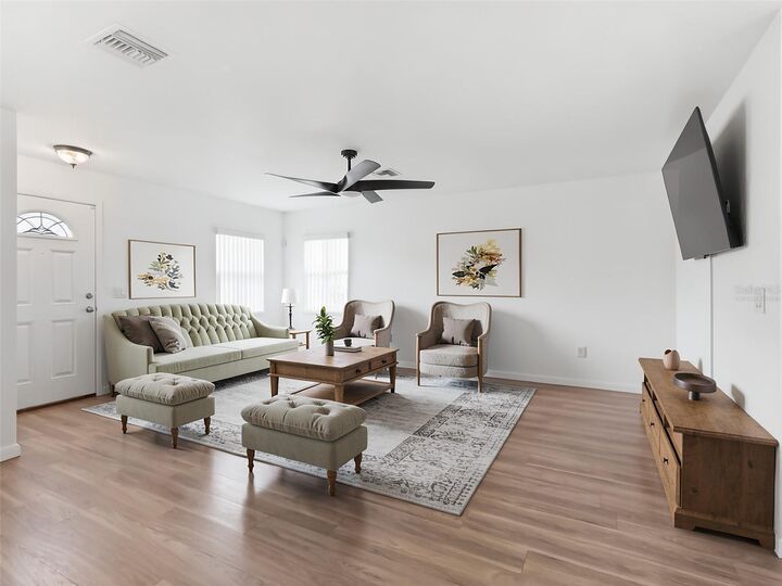 Property Photo:  9318 Cr 649  FL 33513 