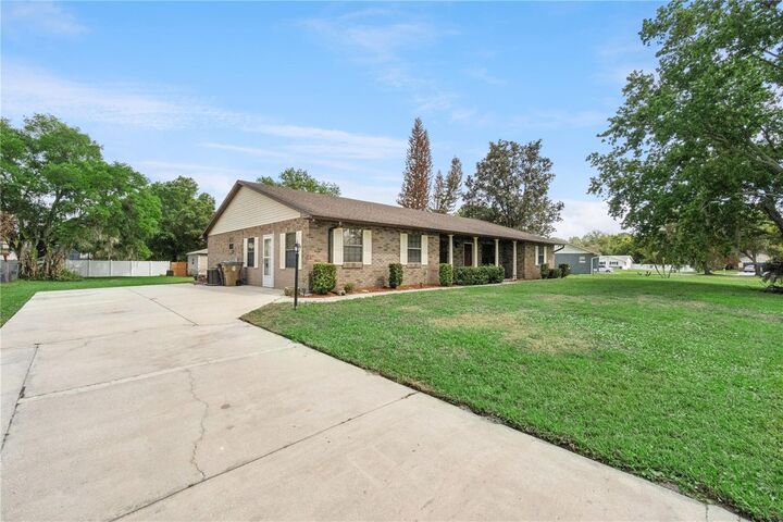 Property Photo:  2867 Longleaf Court  FL 34746 