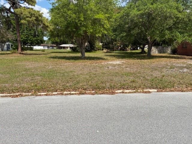 Property Photo: 305 Elaine Drive FL 33823