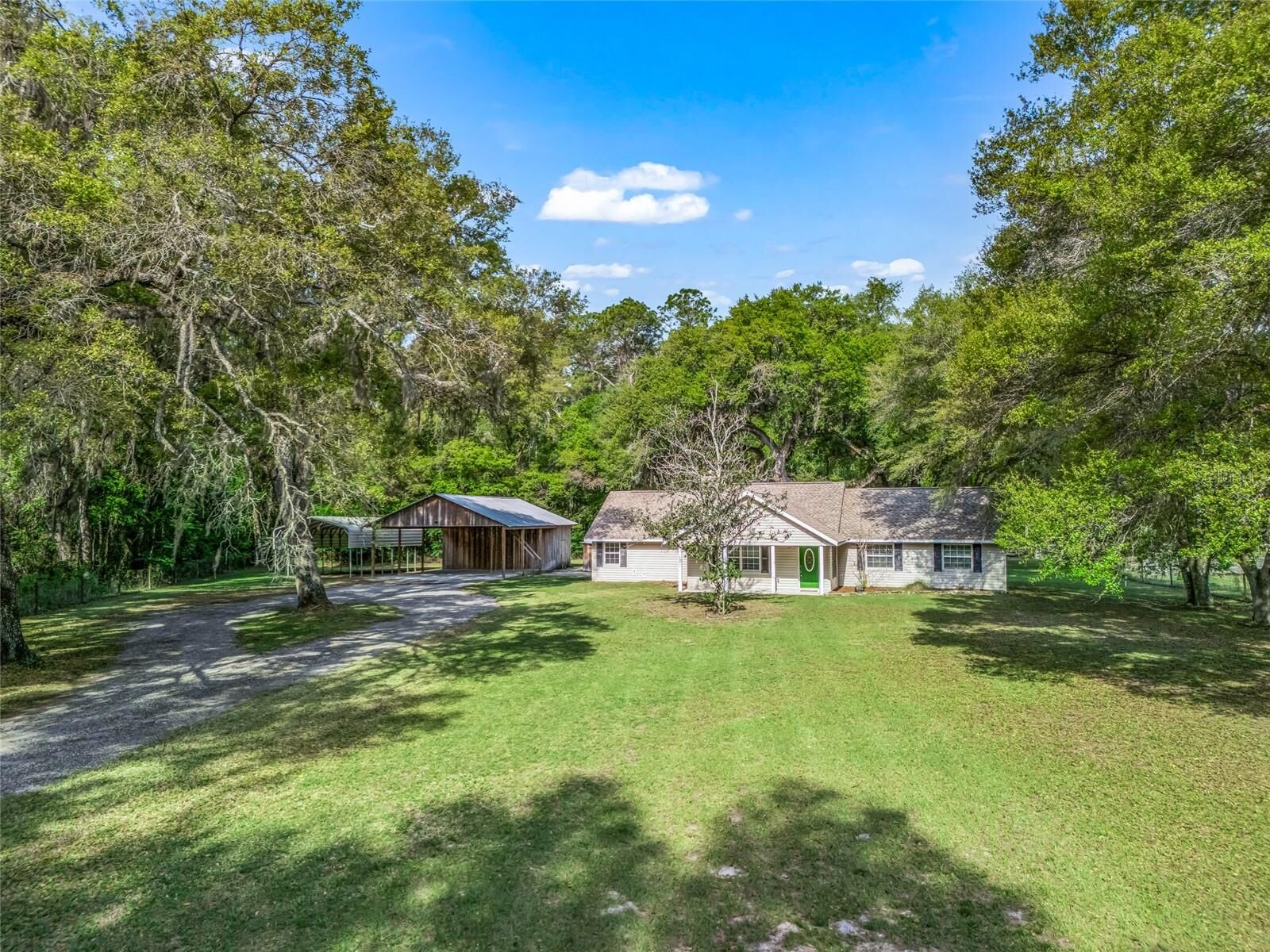 Property Photo:  8234 S US 301  FL 33513 