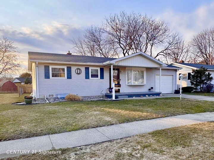 Property Photo:  3805 Ventura Drive  MI 48604 