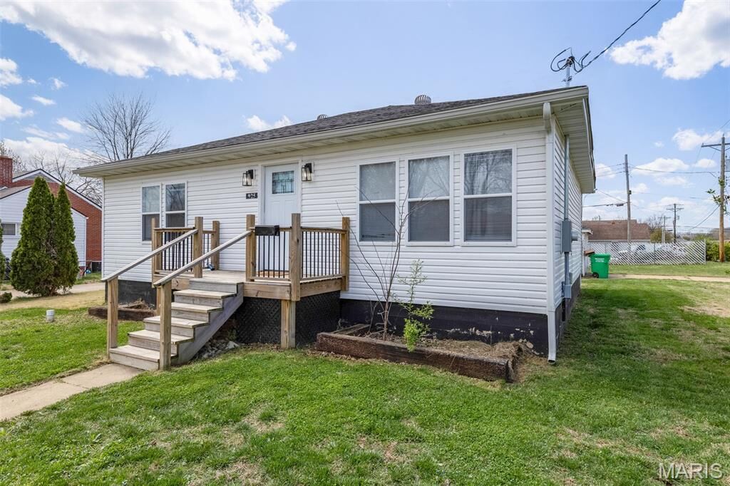 Property Photo: 925 Moorland Street MO 63640