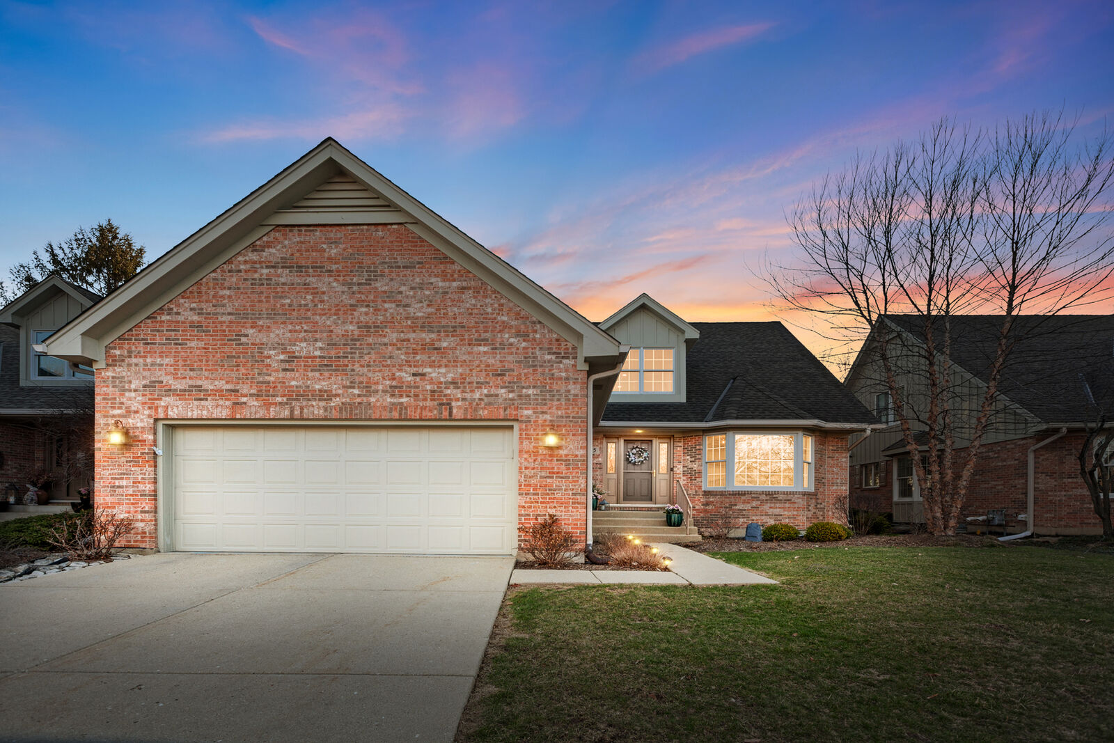 Property Photo: 925 Wedgewood Drive IL 60014