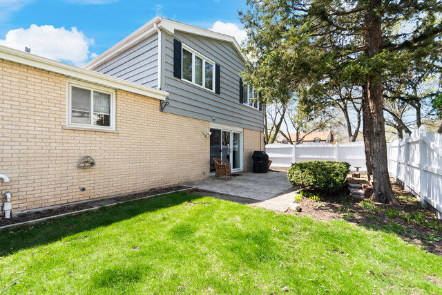 Property Photo: 905 Kennebec Lane IL 60563