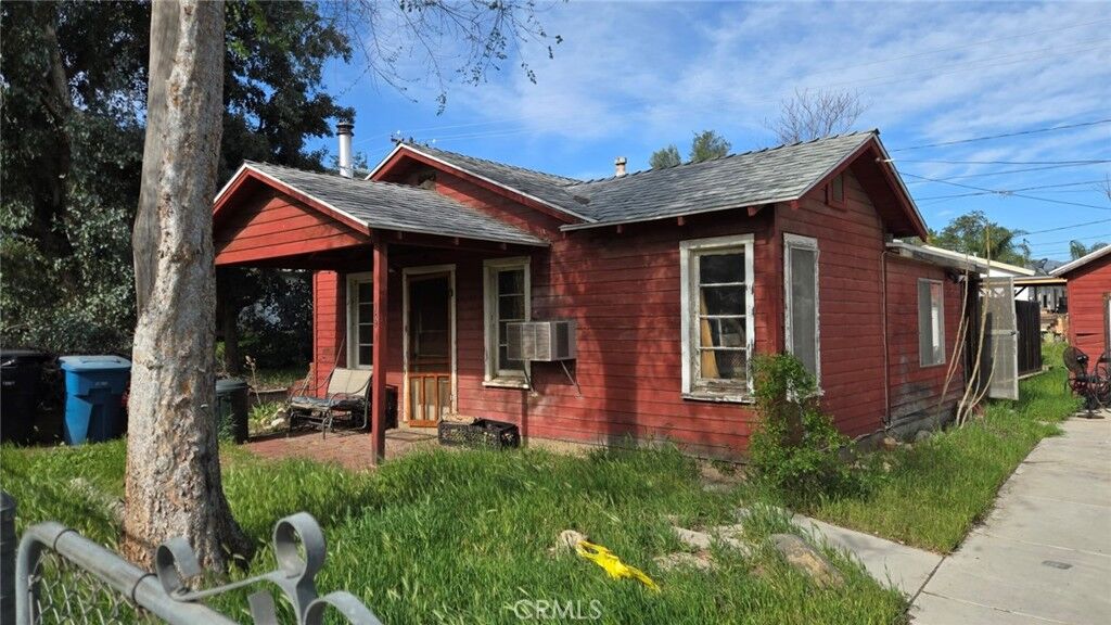 Property Photo:  33189 Schaper  CA 92530 