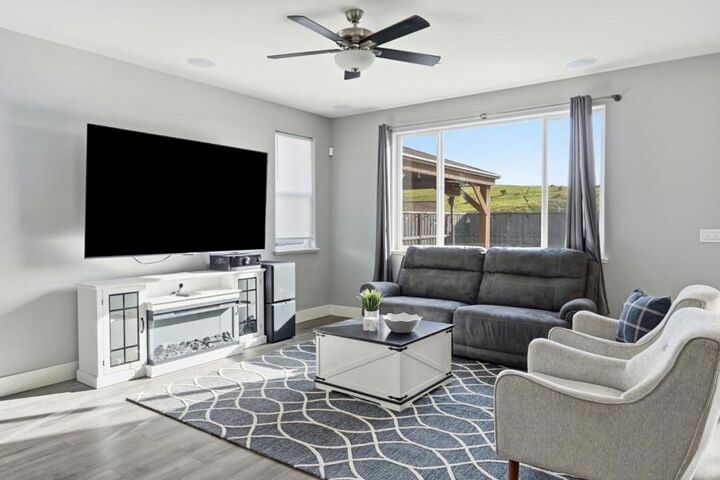 Property Photo: 190 Tanoak Street CA 95023
