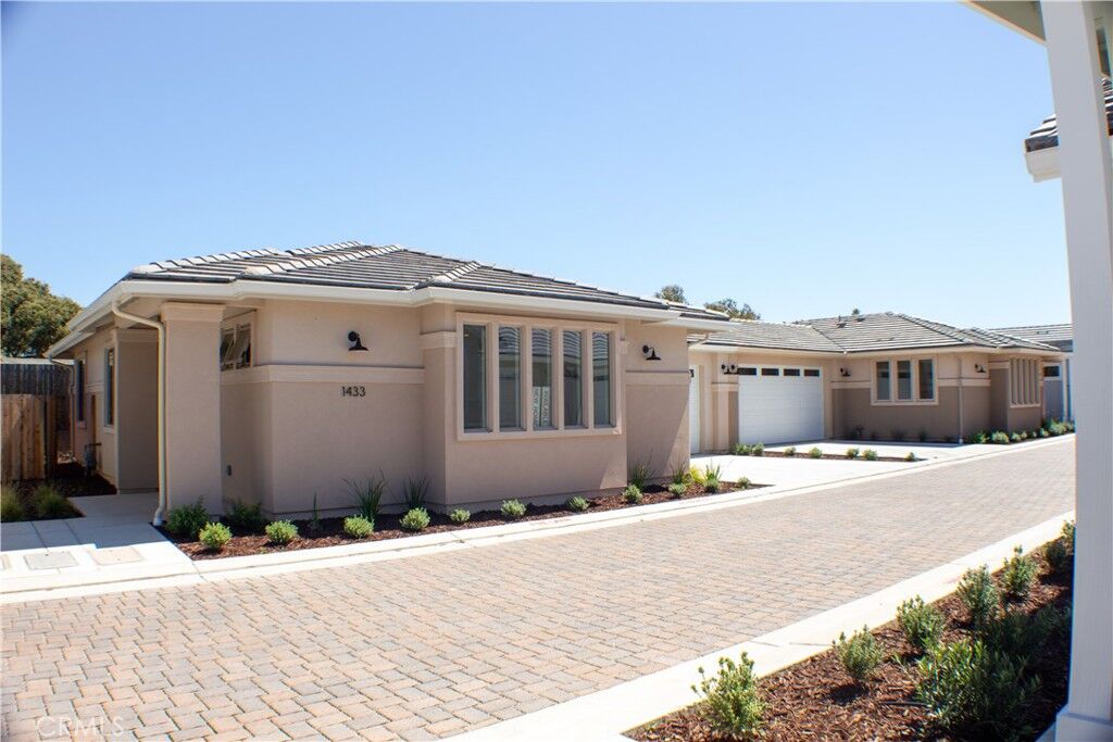 Property Photo:  1433 Ronald Way  CA 93445 
