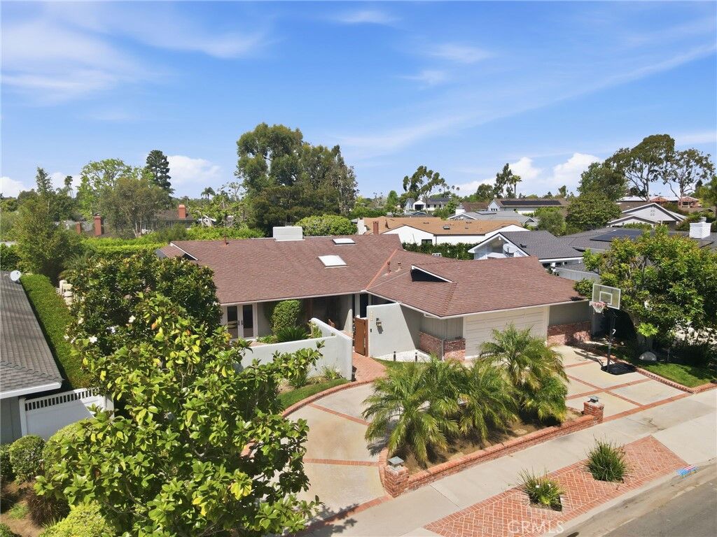 Property Photo:  1633 Santiago  CA 92660 