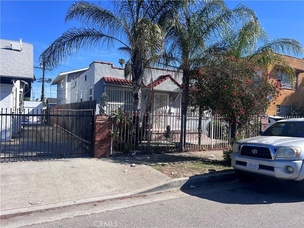 Property Photo:  629 W Gage Avenue  CA 90044 