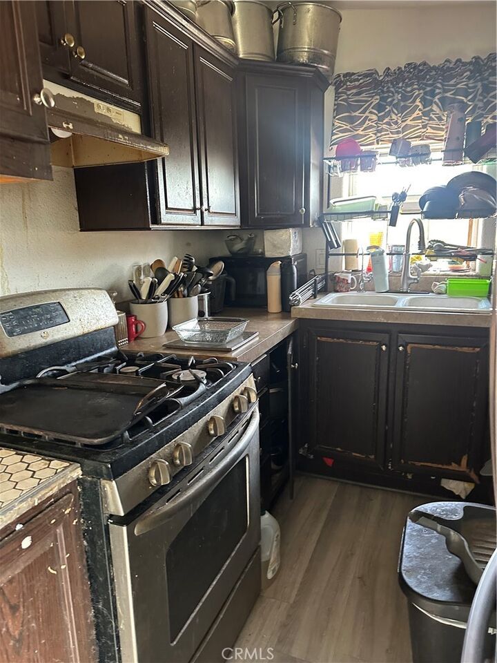 Property Photo:  1247 E Street  CA 92882 