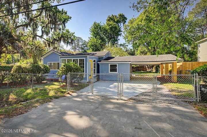 Property Photo:  2520 Larsen Road  FL 32207 
