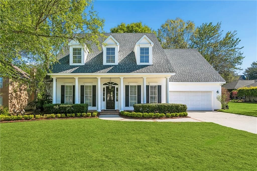 Property Photo:  303 Lobel Court  LA 70448 