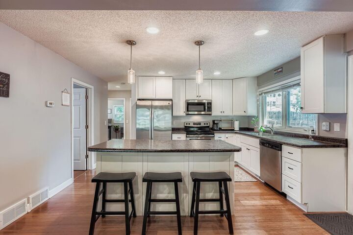 Property Photo:  3142 Grimes Avenue N  MN 55422 