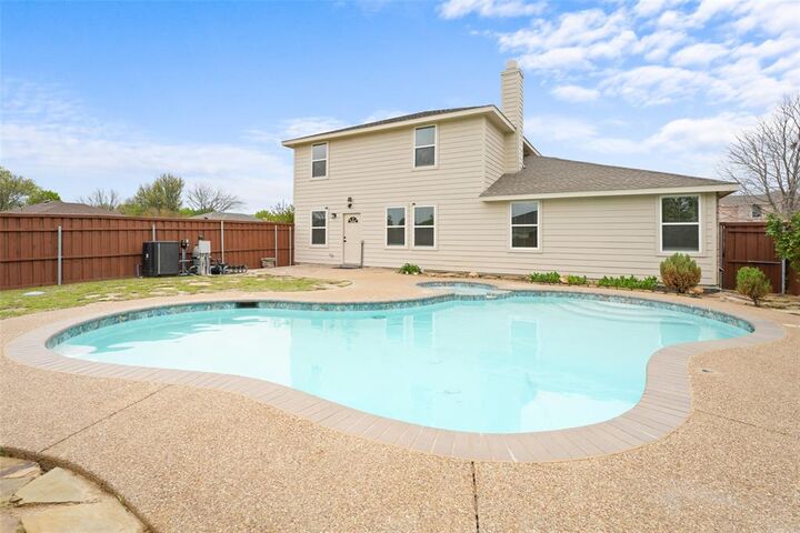 Property Photo:  1300 Anna Lea Lane  TX 76028 