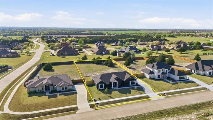 Photo de la propriété:  449 Whispering Way  TX 75154 