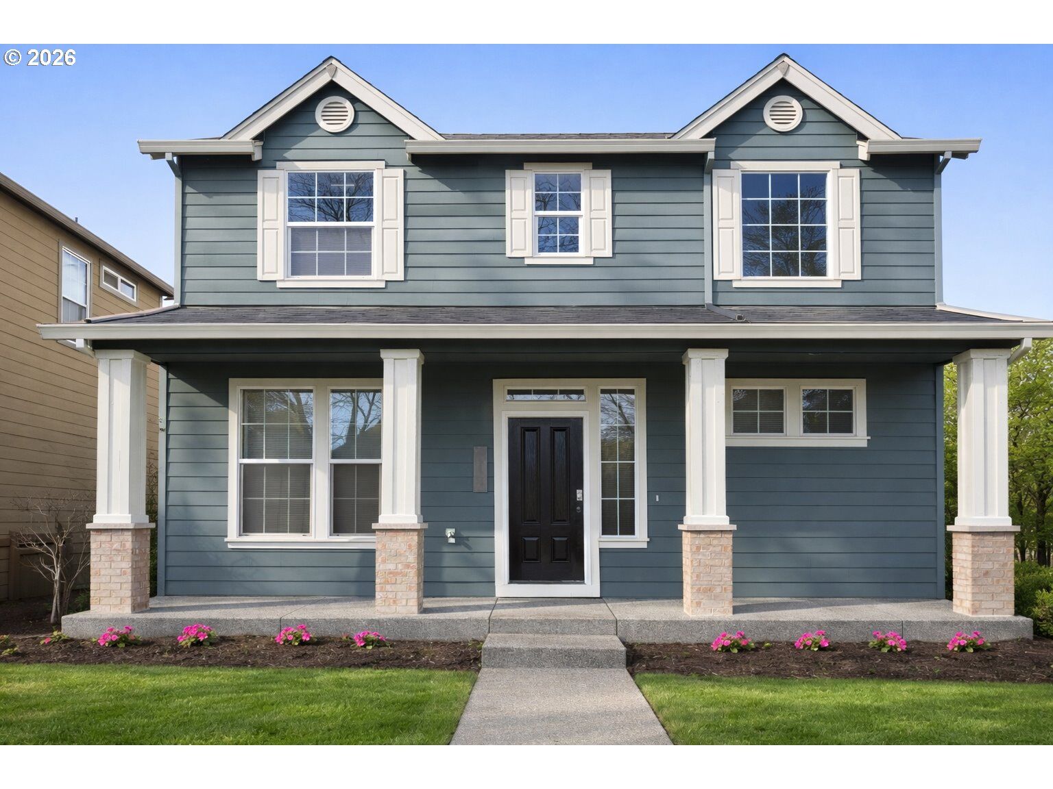 Property Photo: 4923 N Newark St OR 97203