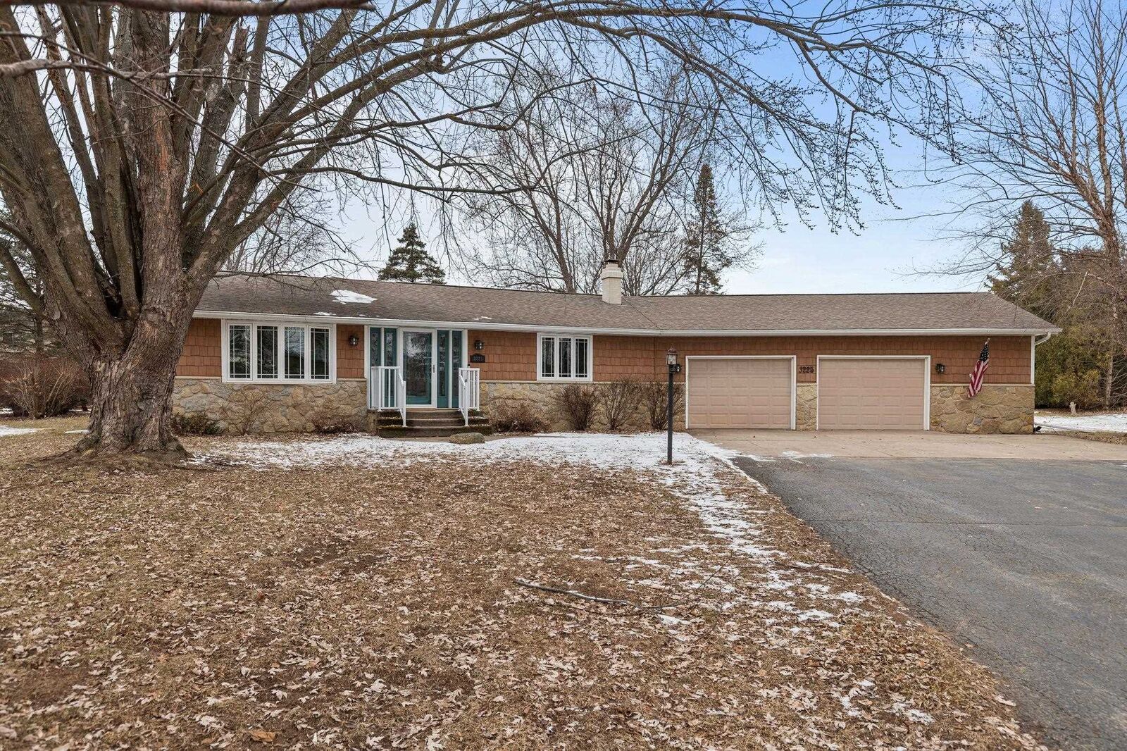 Property Photo:  3225 N Abendroth Street  WI 54914 