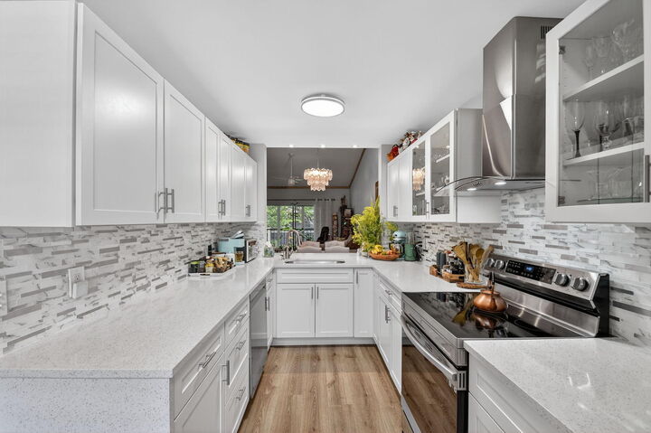 Property Photo:  7855 Willow Spring Drive 725  FL 33467 