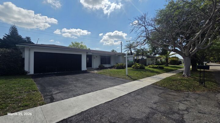 Property Photo: 5110 SW 101st Avenue FL 33328