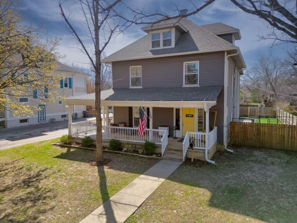 Property Photo:  1309 E 9th  KS 67156 