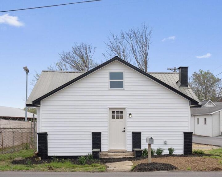 Property Photo: 553 4th Street SE TN 37311