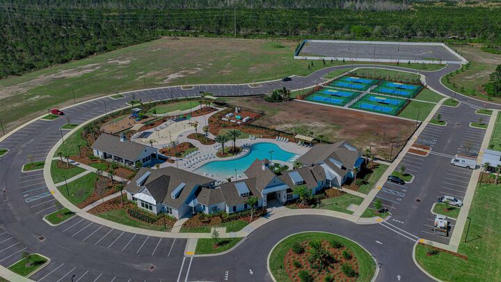 Property Photo: 21 Hulett Woods Rd FL 32137