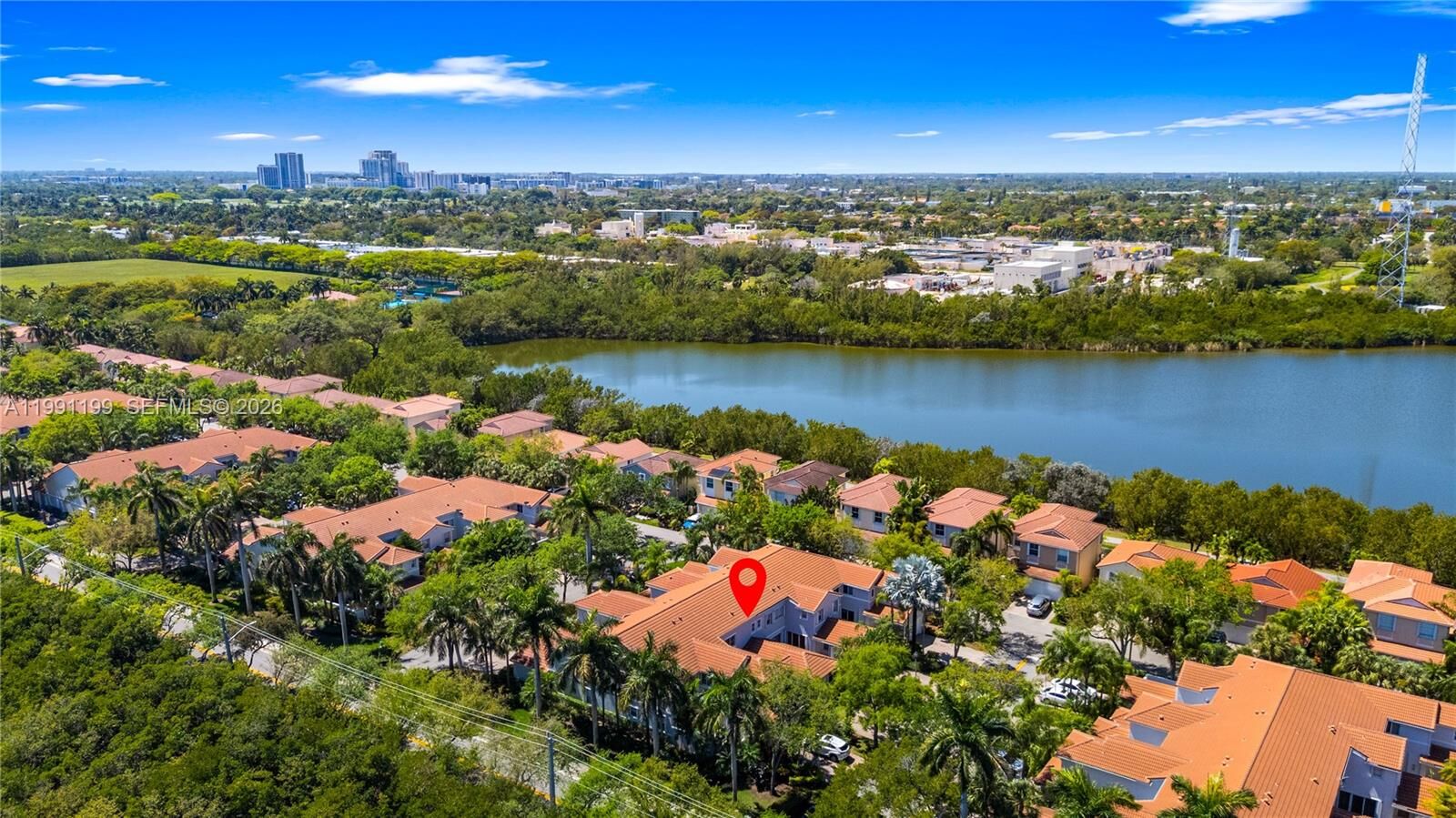 Property Photo:  1120 Canella Ln 1120  FL 33019 