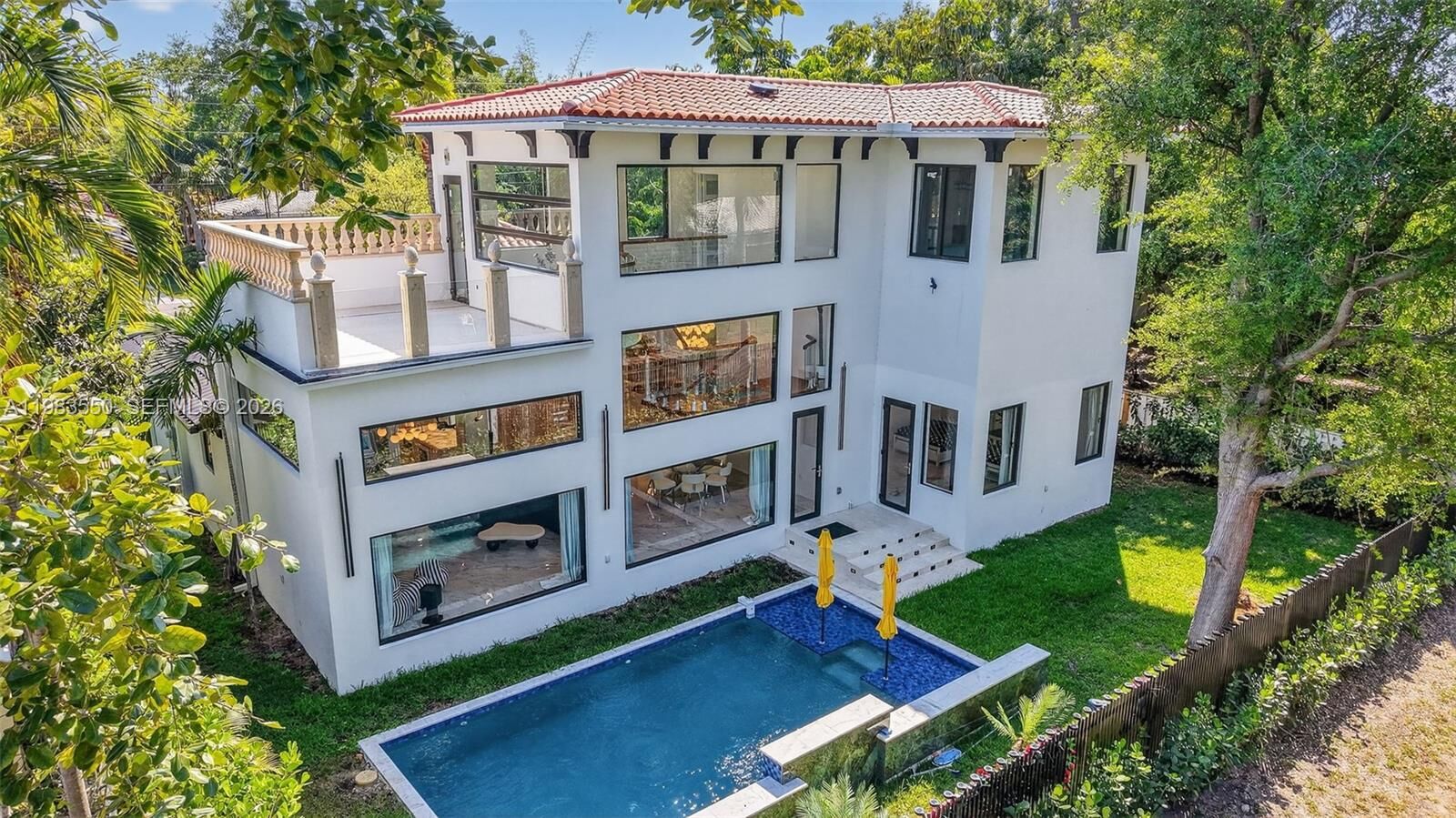 Property Photo: 941 NE 119th St FL 33161